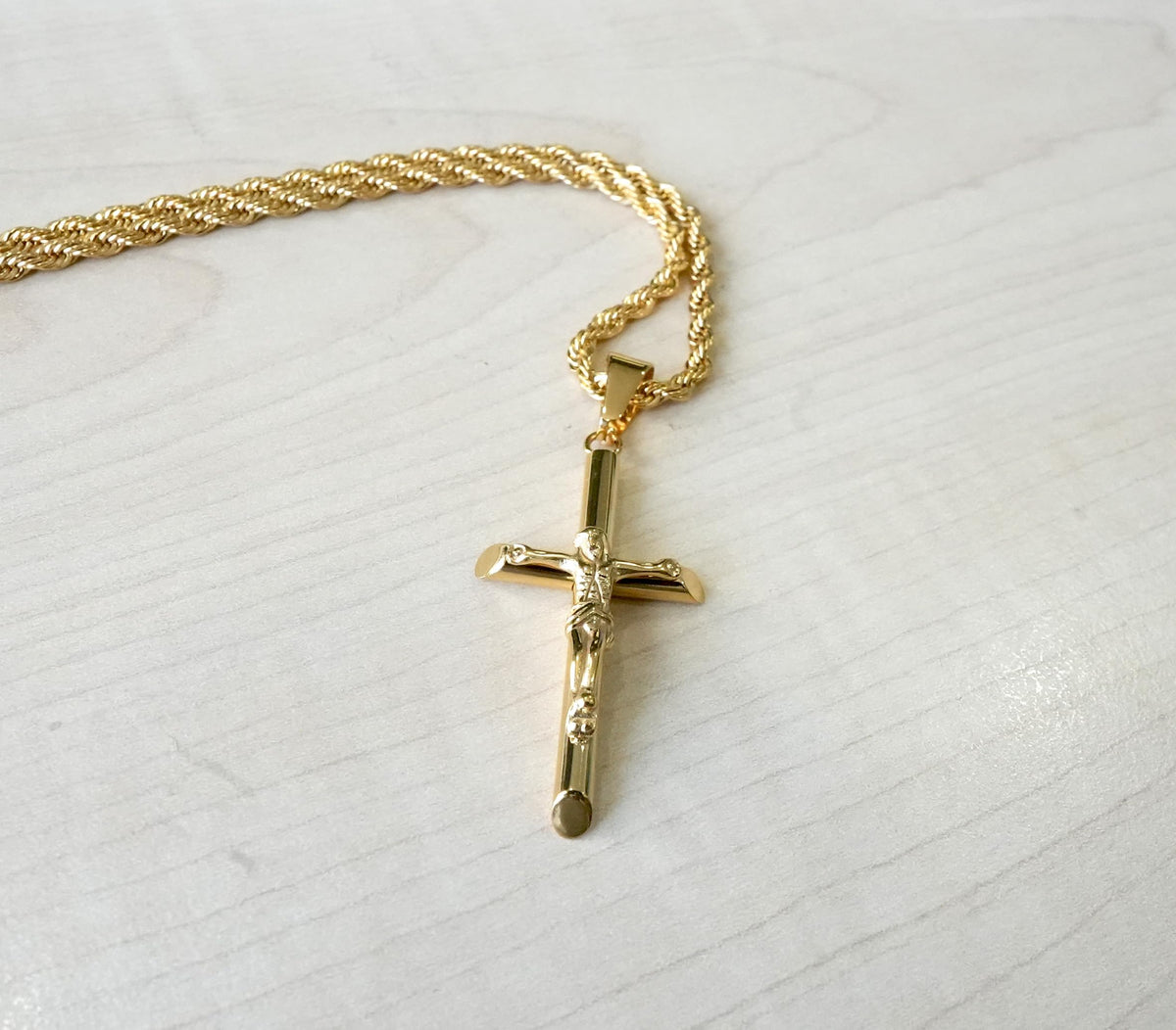 Crucifix Necklace – 3mm Rope Chain – 18K Gold