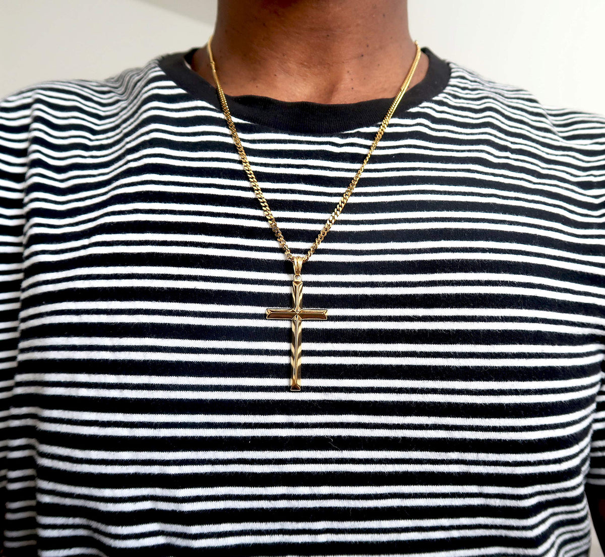 Beveled Cross Necklace – 18K Gold