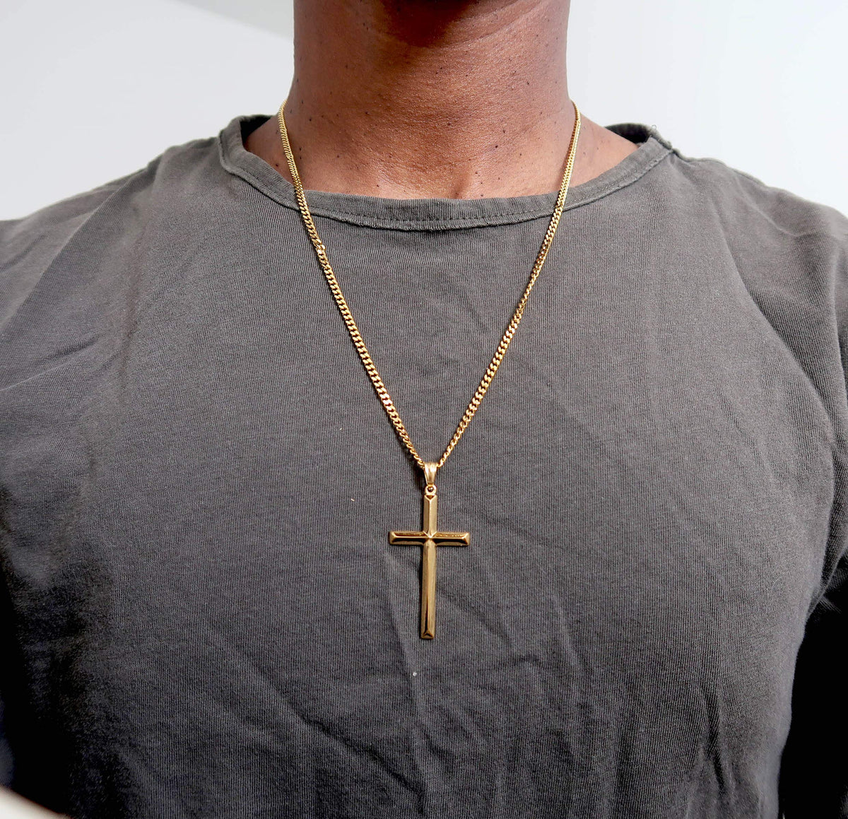 Beveled Cross Necklace – 18K Gold
