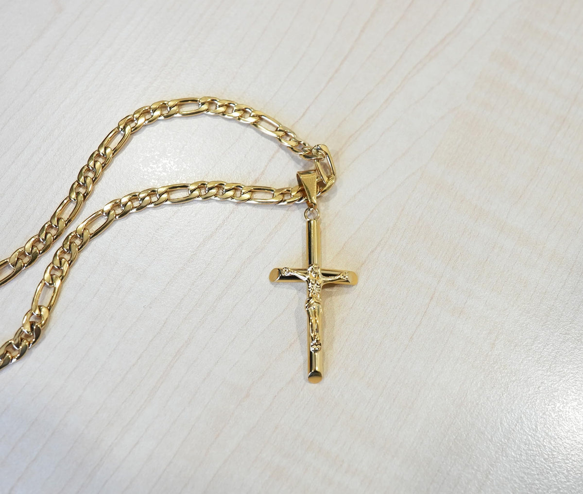 Small Crucifix Necklace – 5mm Figaro Chain – 18K Gold