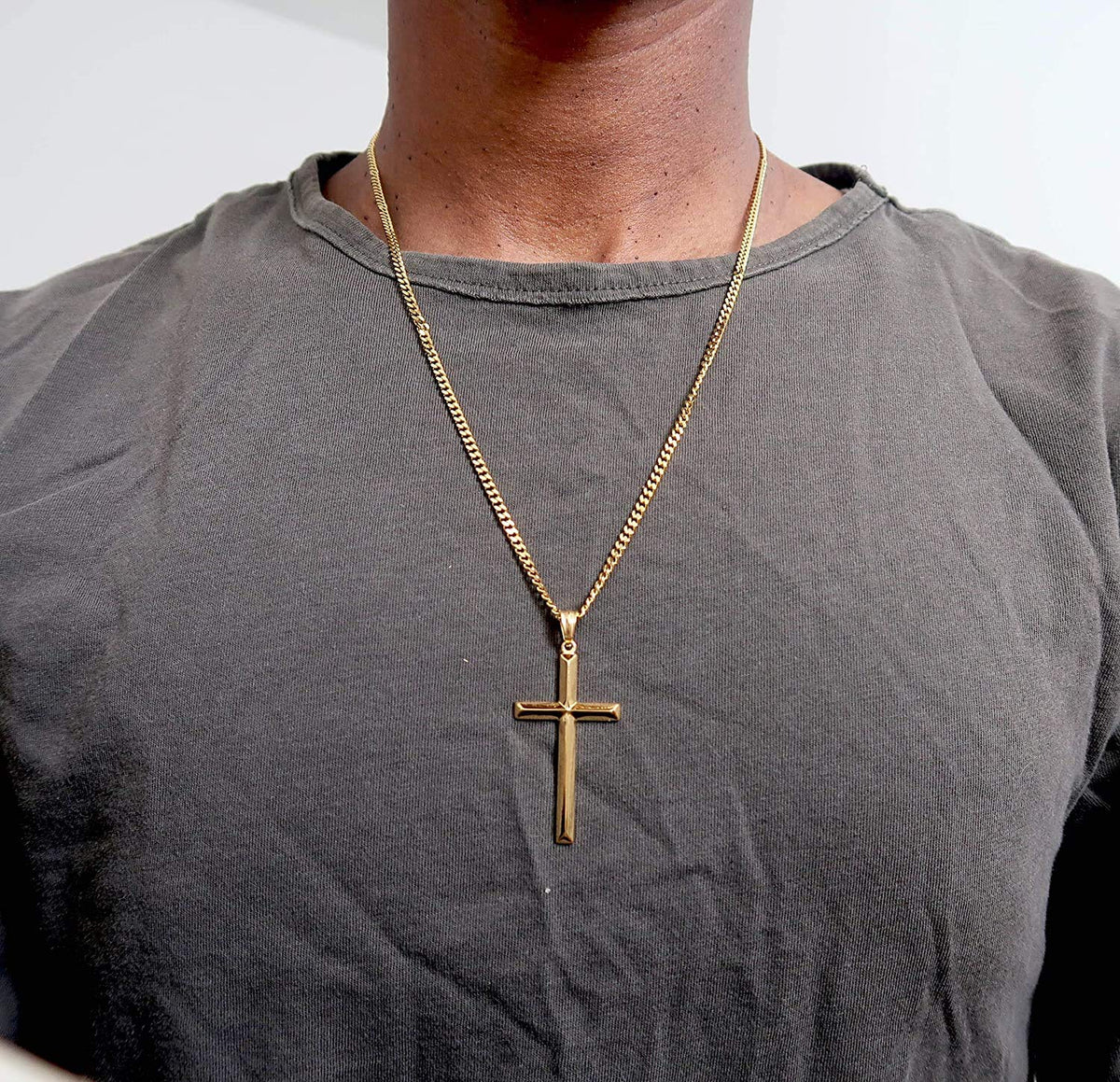 Small Beveled Cross Necklace – 14K Gold