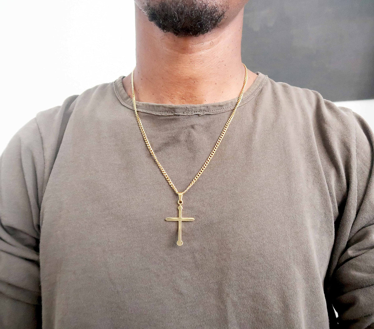 Small Budded Cross Necklace – 3mm Cuban Chain – 18K Gold