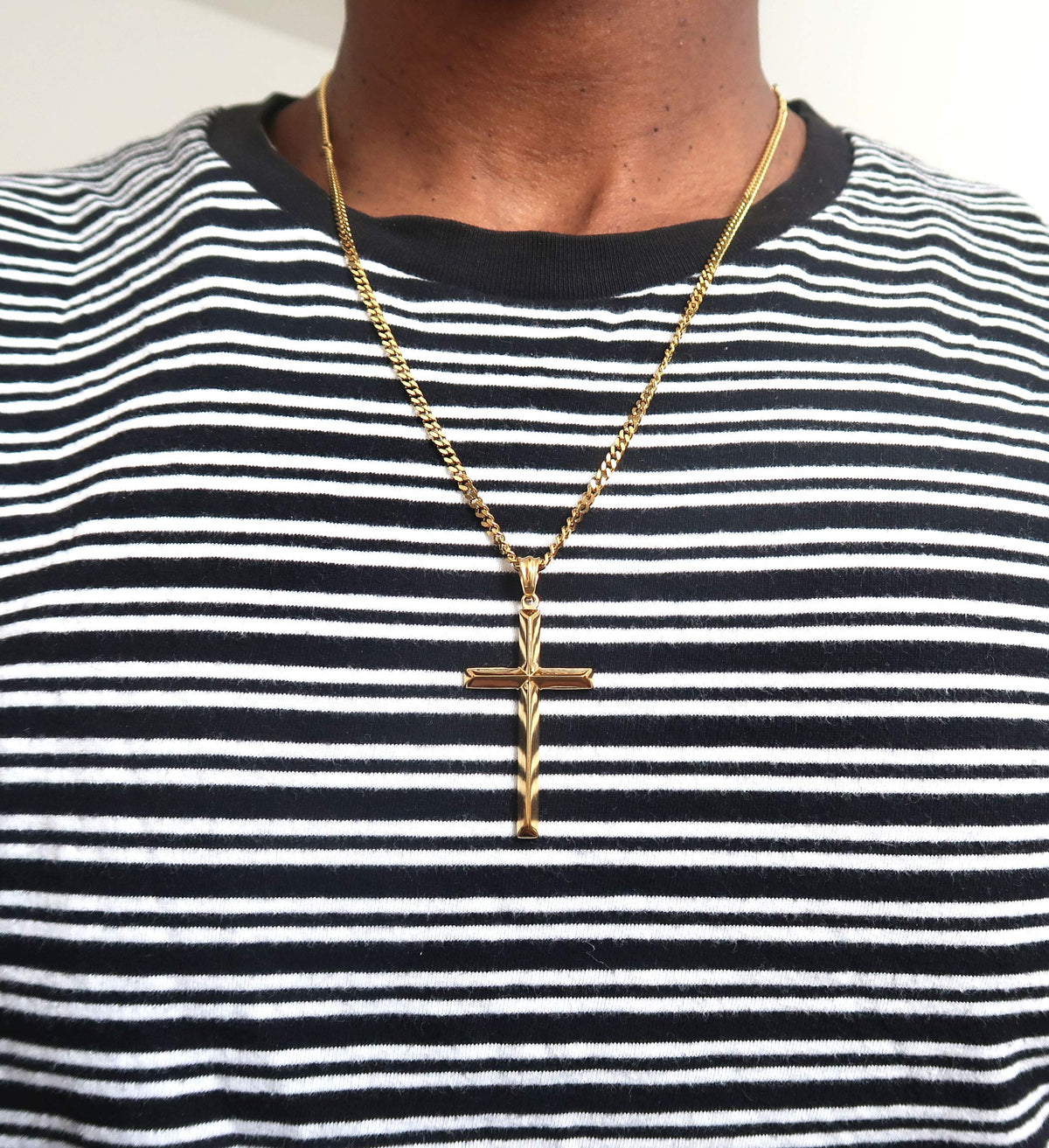 Beveled Cross Necklace – 18K Gold
