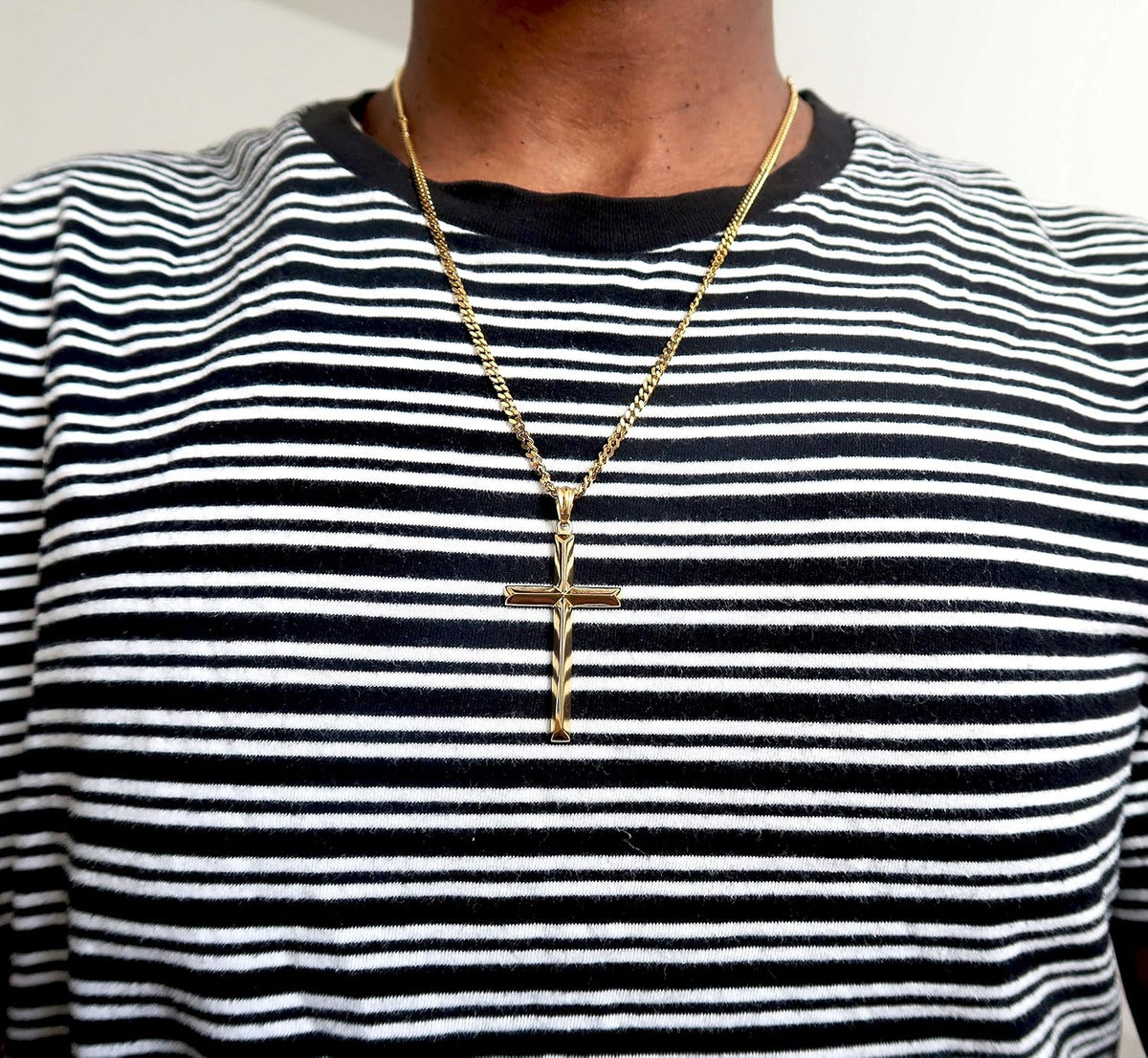 Beveled Cross Necklace – 18K Gold